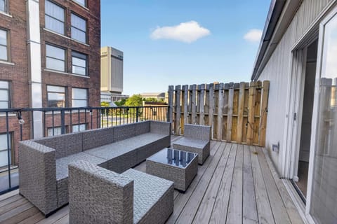 Private balcony w/ outdoor seating, perfect for coffee mornings or unwinding after a day out
