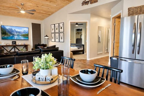 Escape to the cleanest, well cared for Airbnb on the mountain!