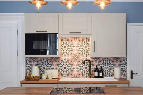 Equipped and lovely kitchen