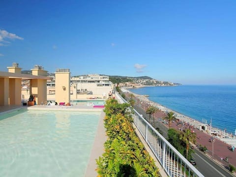 Piscine 8e etage