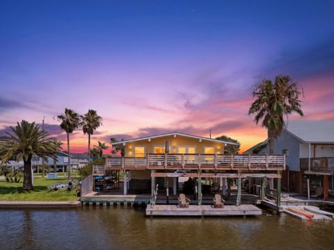 Enjoy sunset in Jamaica Beach!