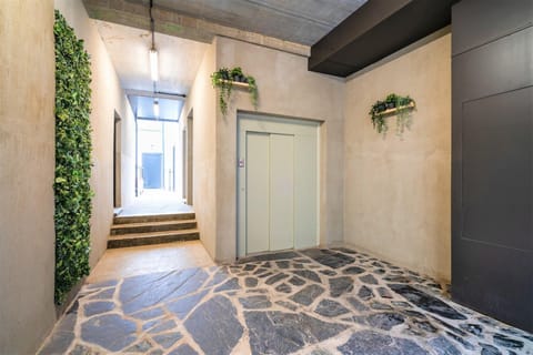 Entrance / Reception