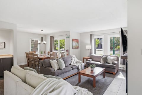 18-web-or-mls-169 Jozo Weider Blvd 114-18