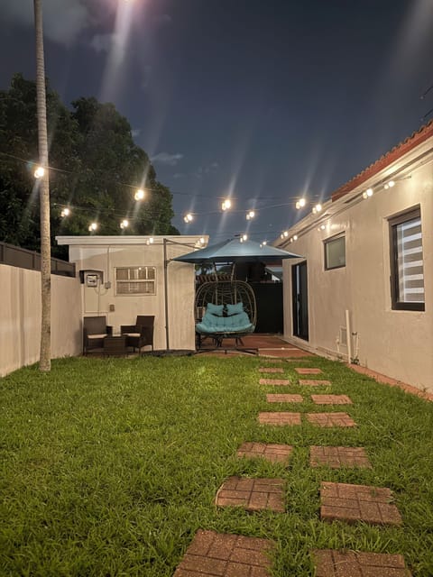 Backyard for the guest, private, right outside of the studio