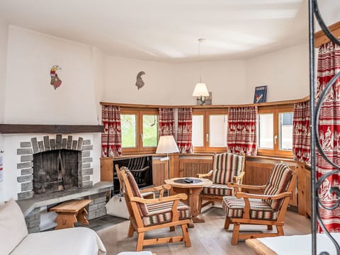 Wood, Interior Design, Furniture, Ceiling, Home, Living Room, Floor, Room, Cottage, Couch