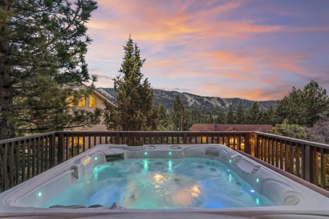 Hot tub with gorgeous Bear Mountain Views!
