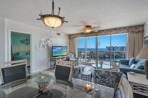 Home Decor, Dining Room, Dining Table, Furniture, Indoors