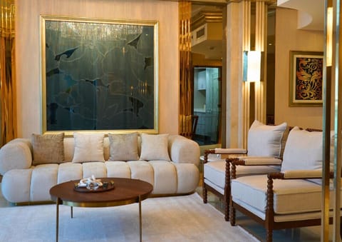 LIVING ROOM AREA