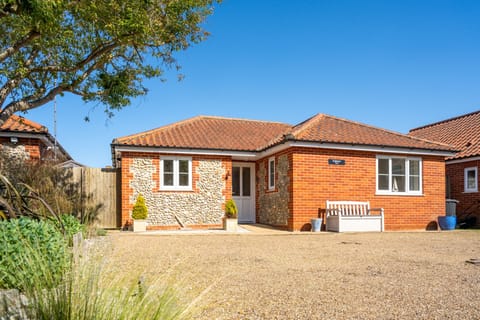 Seabreeze, Wells-next-the-Sea: A detached cottage, with parking, located in the charming seaside town of Wells-next-the-Sea, on North Norfolk's stunning heritage coastline