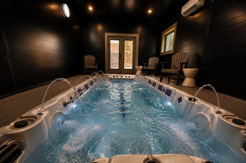 Rhinestone Ridge Retreat Indoor pool