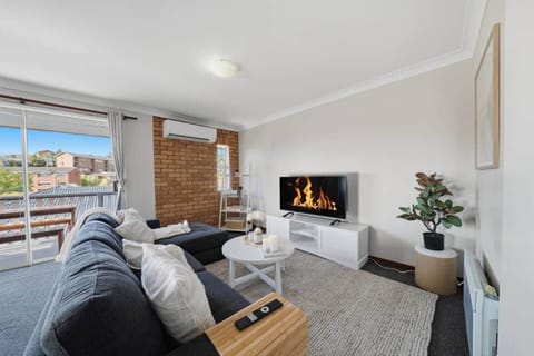 Stylish Sandy Bay retreat with cosy living area just minutes to Hobart CBD
