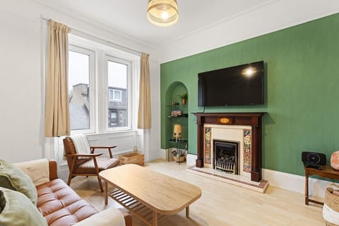 Living Room / Lounge