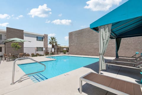 pool