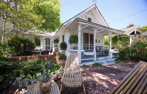 Outdoor seating / front of house