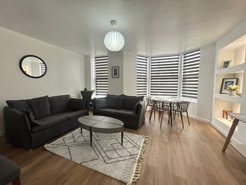 Open Plan Kitchen / Living Room