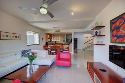 3 bedroom penthouse ideal for 8 people comfortably