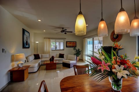 Spacious penthouse for 6 people with a view of 5th Avenue, fully equipped.