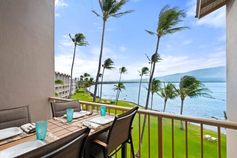 Oceanfront lanai with dining for four and stunning Maalaea Bay views.