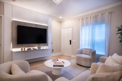 Communal lounge / TV room,Living Room