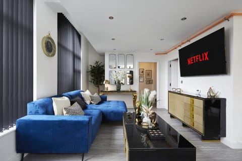 Living Room / Lounge