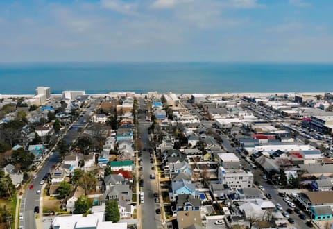 2 block to the beach