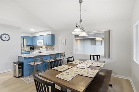 Kitchen/Dining