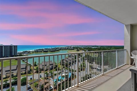 Gorgeous gulf views from oversized, 14th floor balcony