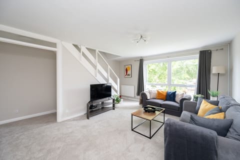 CotswoldCourtAirBNB-2