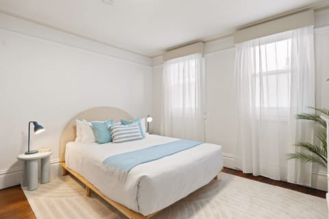 Verona House Glebe Room 9-3