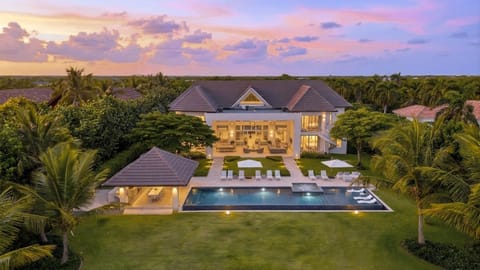 Villa Mariposa - Golfview Luxury Estate (8074)