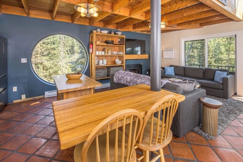 Welcome to Between the Pines Ski Haus !