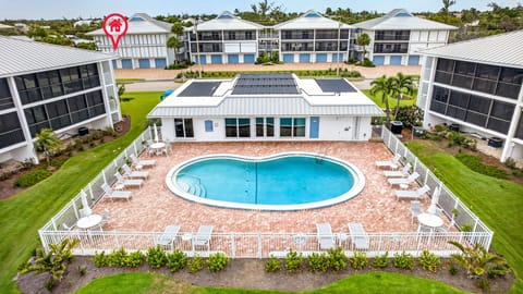 Pool and Clubhouse