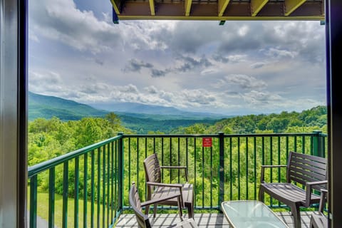 Gatlinburg Vacation Rental | 2BR | 2BA | 1,000 Sq Ft