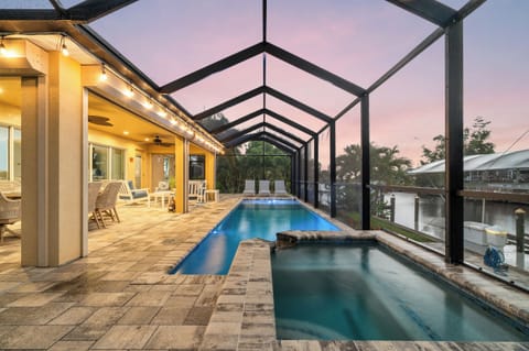 Thinking about an evening swim on those perfect summer nights? This is the best place to enjoy those Florida sunsets!