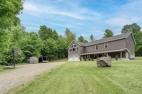 Gouverneur Vacation Rental | 4BR | 2.5BA | 2,400 Sq Ft