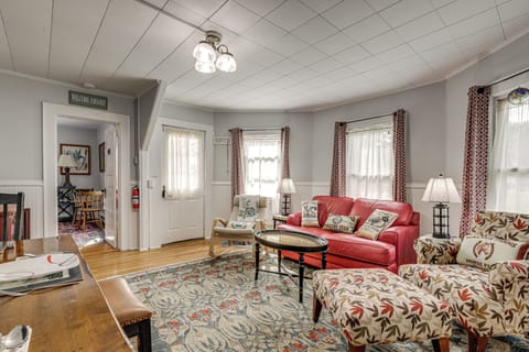 New London Vacation Rental | 2BR | 1BA | 1,000 Sq Ft