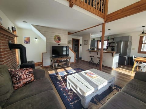Kick back and relax in this inviting living space!