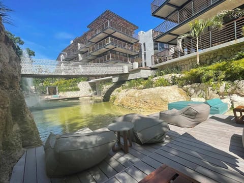 En el sitio,Alrededores,Area de estar,Área para café / té,Área y comodidades,Dia,Hora del día,Paisaje natural,Punto de referencia cerca,Ubicación,Vista de  Río,Vista del Jardín,Vista del lago,Vista del punto de referencia