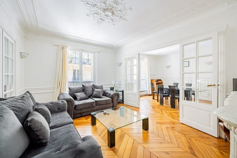 7 Rue Barye, 75017 Paris-10