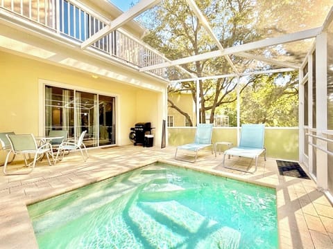 Private screened pool with sunbeds. Pure relaxation steps from the living room!