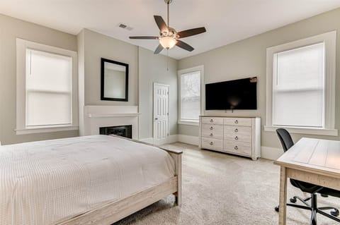 King Bedroom #1
