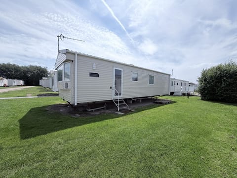 This caravan is the perfect base for exploring the gorgeous Norfolk coastline.