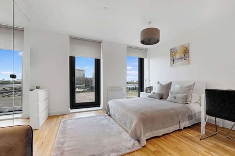 This studio apartment features an open-plan layout combining the living, sleeping, and dining areas. Enjoy a cozy double bed, comfortable sofa seating, Smart TV, clothing storage, and a welcoming space to relax.