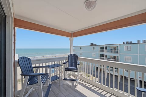 Cover beachfront Balcony