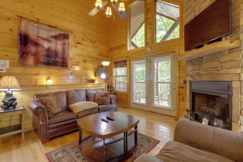 Pigeon Forge Vacation Rental | 2BR | 2BA | 1,300 Sq Ft