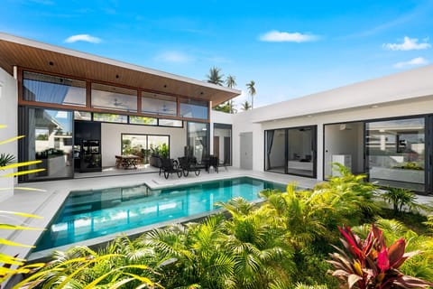 Villa Anna 4BR Bophut - Stunning Pool Villa with Tropical Garden Near Fisherman`s Village