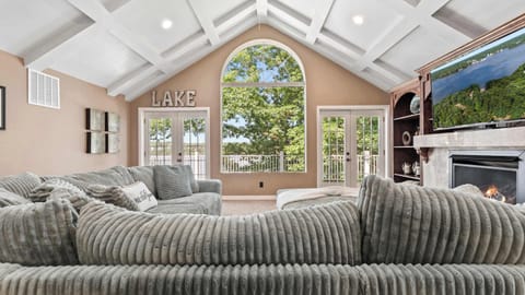 Unwind in the airy living room & stream your favorites on the smart TV​