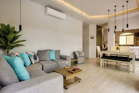 Living Room | Sleeper Sofa
