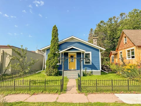 Grand Marais Retreat is a bright and airy home with three bedrooms located only a block from beautiful downtown Grand Marais, Minnesota.