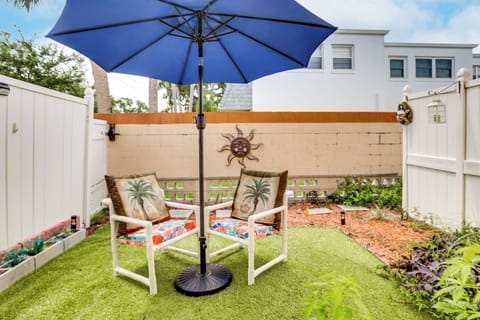 South Daytona Vacation Rental | 2BR | 1.5BA | 960 Sq Ft